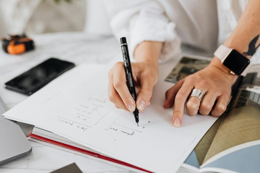 From Content Noise to Qualified Leads: Your Strategic Digital Map