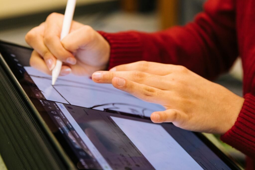 From Content Noise to Qualified Leads: Your Strategic Digital Map
