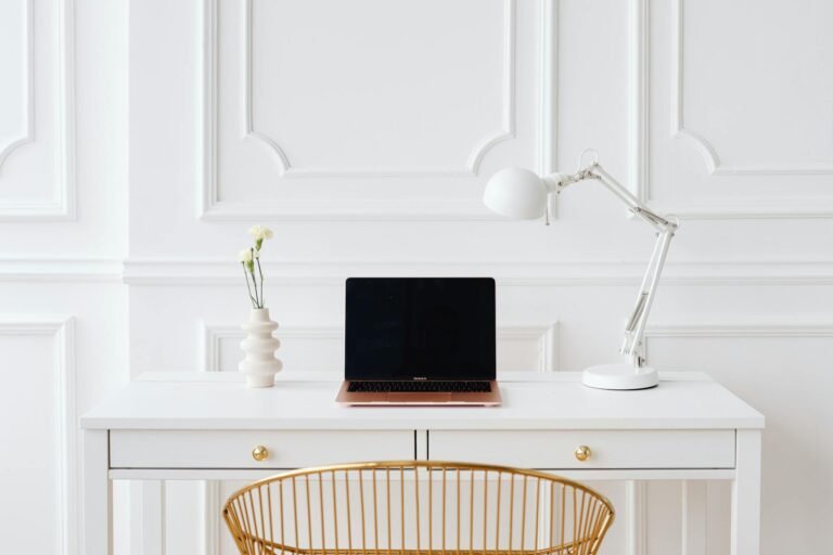 Your Website’s Words: How to Write Content That Builds Trust and Converts Browsers into Buyers